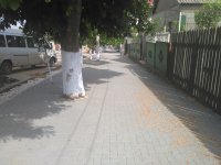 Продолжаются работы по укладке тротуарной плитки на ул.Третьякова(фоторепортаж)